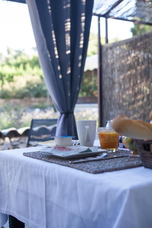 L'Auberge De L'Aubergine Eygalières Pokoj fotografie