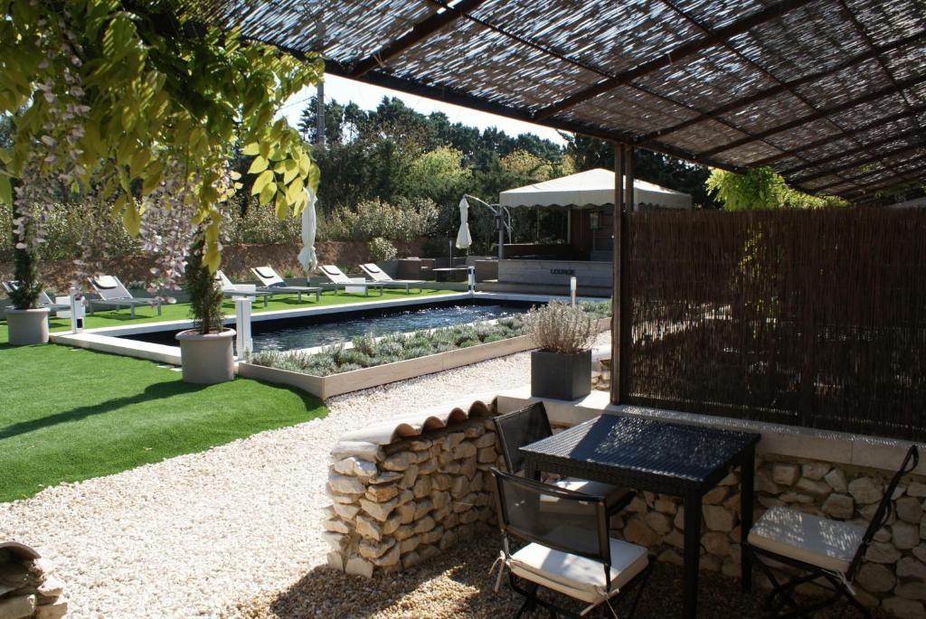 L'Auberge De L'Aubergine Eygalières Exteriér fotografie